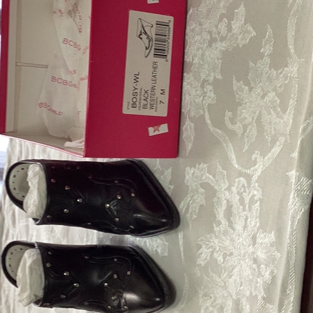 Women’s western clogs